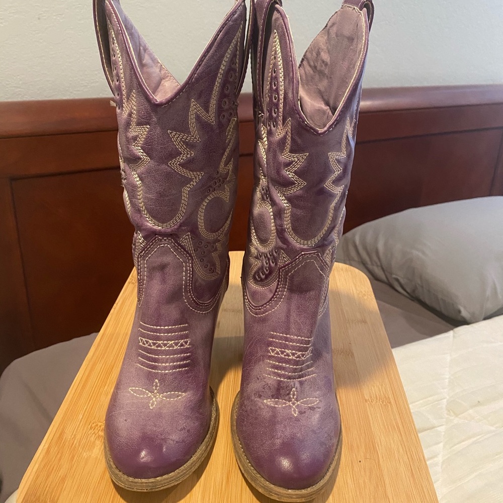 Selling to buy new boots!